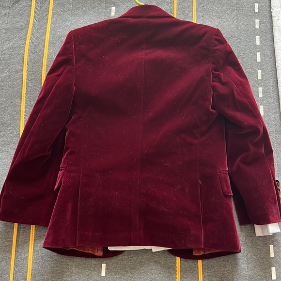 Yuan Lu Youth Boy Size 5 Suit Red Velour - Picture 3 of 3